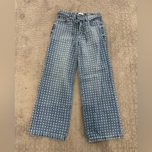 Funky Kensie jeans with a Carla high-rise wide leg. 8/29.